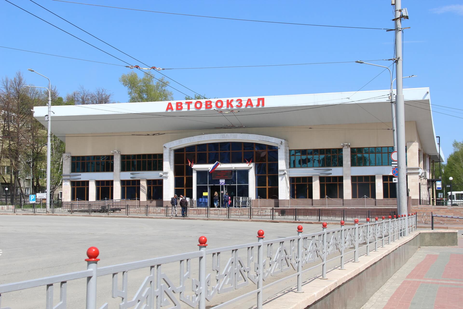 Автовокзал хабаровск. Автовокзал Томск 1. Автовокзал Томск 2. Озерск здание автовокзала.